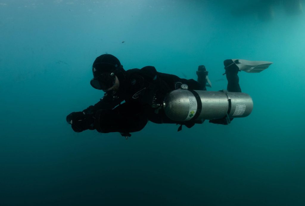 Dan Furze in sidemount configuration, NDAC, UK.